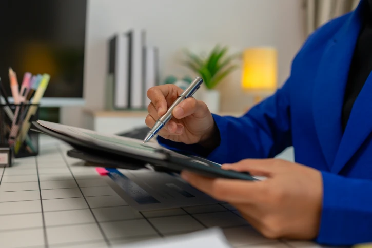 Tenue comptable, établissement des bilans et déclarations fiscales par un expert-comptable.