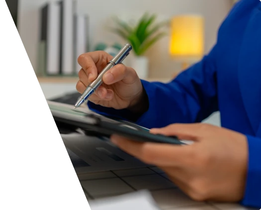 Élaboration de prévisionnels, tableaux de bord et suivi de trésorerie pour le pilotage stratégique de l'entreprise.